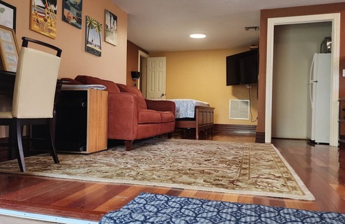 Plantation Apartment | Cozy Loft with WiFi/AC in charming Plantation