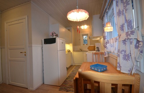 Innbygda Cabin | Cozy log cabin beside Trysil riwer, center and mountain