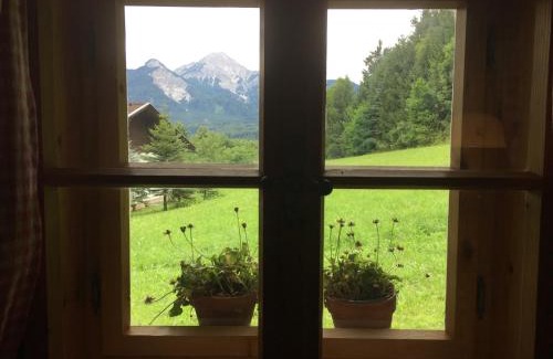 Petschnitzen House | Cozy Log Cabin near Faaker See