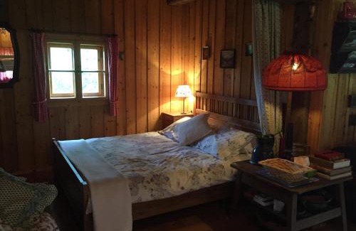 Petschnitzen House | Cozy Log Cabin near Faaker See