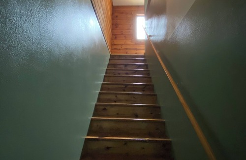 Warrens Cabin | Cozy Lower Cabin with extended patio-Three Bears/Yogi Waterparks