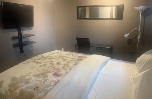Caledonia Bed & Breakfast | Cozy Luxury in peaceful Caledonia, 13 minutes away from Hamilton Airport