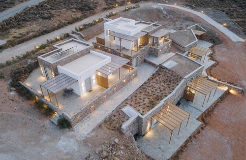 Kithnos Apartment | Cozy Maisonette Kythea Suites Kythnos