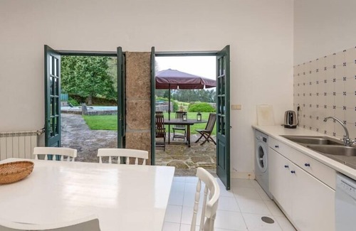 Santa Cruz do Lima Villa | Cozy Mansion in Ponte de Lima with Swimming Pool