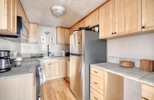 Southeast Bend Apartment | Cozy mid-century getaway near Downtown