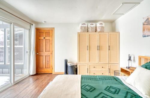 Southeast Bend Apartment | Cozy mid-century getaway near Downtown