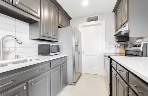 Allen House | Cozy, Mid Century Modern, recently remodeled 3/2 in Allen