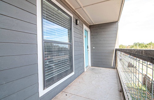Midland Apartment | Cozy Midland Condo with Pool