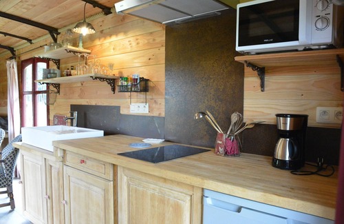 Bievre House | Cozy Mobile Home in Vresse-sur-Semois with Terrace