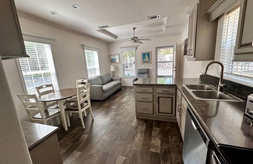 Crystal River House | Cozy mobile home in charming Crystal River with WiFi and AC