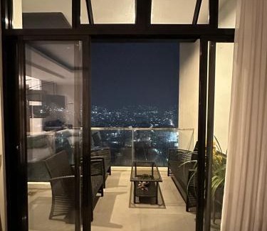 Baguio House | Cozy Modern 3BR Penthouse near Burnham with AC Wifi Netflix
