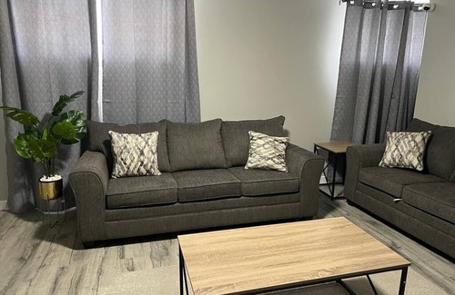 Fort Gary House | Cozy Modern and Lavish 1 Bedroom Basement Suite