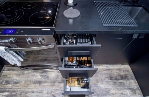 Ajax Apartment | Cozy & Modern Basement Apartment in Ajax