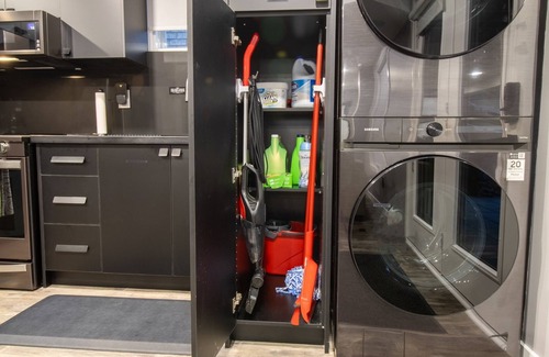 Ajax Apartment | Cozy & Modern Basement Apartment in Ajax