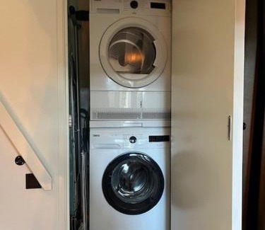 Velserbroek Apartment | Cozy & Modern Tiny House