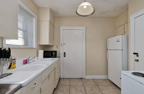 Anniston Apartment | Cozy, modest apartment sleeps 6!