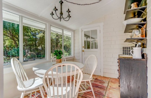Mount Dora Cottage | Cozy Mount Dora Cottage/Walk Downtown/Pet Friendly/Fenced Yard