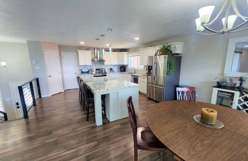 Los Alamos House | Cozy Mountain Getaway