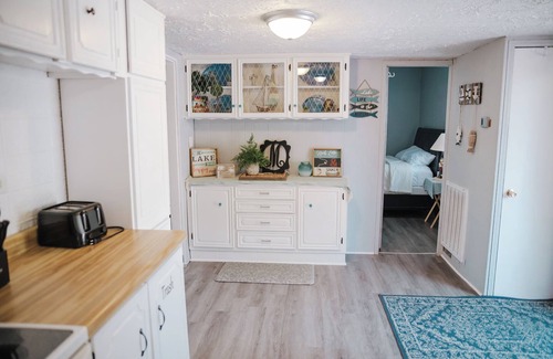 La Follette House | Cozy mountain view home just minutes to Powell Valley Marina at Norris Lake