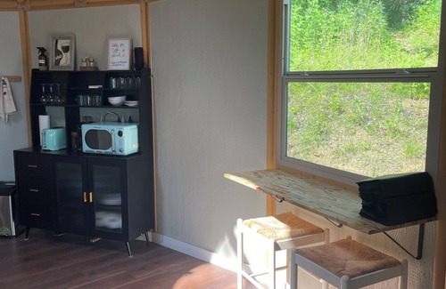 Marshall Cottage | Cozy Mountain Yurt Retreat – in the Heart of Marshall, NC