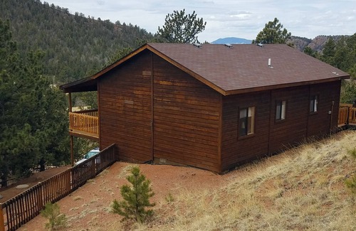 Cripple Creek Cabin | Cozy Mountainside Cabin with Stunning Sunset Views