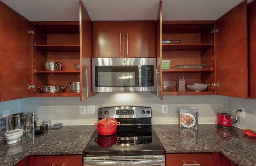 Mount Vernon Triangle Apartment | Cozy Mt. Vernon 1BR w/Gym, Pool close to Convention Center by Blueground