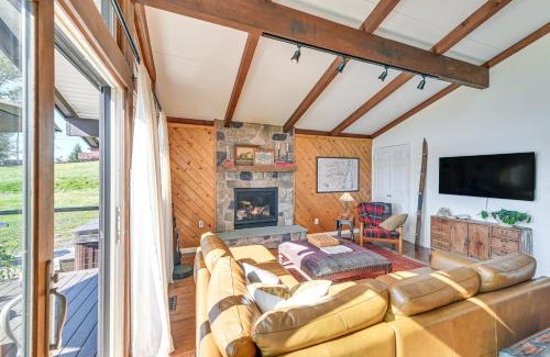 Windham House | Cozy Mtn-View Chalet Less Than 2 Mi to Windham Slopes