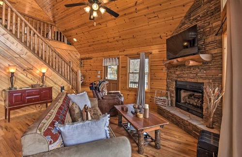 Murphy House | Cozy Murphy Cabin with Mountain Views and Fire Pits!