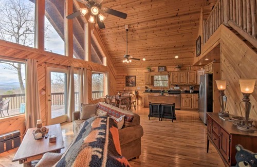 Murphy House | Cozy Murphy Cabin with Mountain Views and Fire Pits!