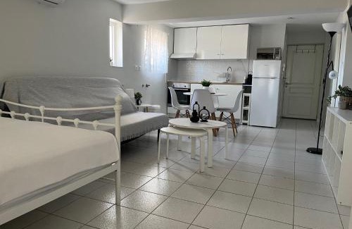 Messolonghi Apartment | Cozy Mycenae Escape Near Ruins