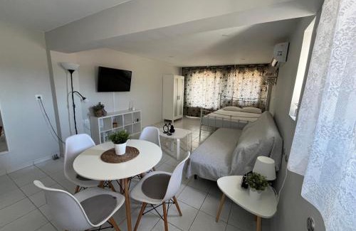 Messolonghi Apartment | Cozy Mycenae Escape Near Ruins