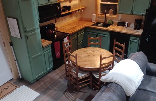 Durhamville Cabin | Cozy New Cabin with all modern conveniences surrounded by woods and wildlife.