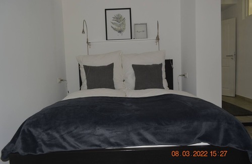 Bornsen Apartment | Cozy newly furnished basement apartment. Close to the city and yet idyllic