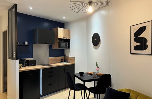 Centre Ville Apartment | Cozy Niort Royal Navy - Charmant studio dans un bel immeuble