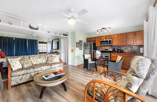 Kailua-Kona Condo | Cozy Ocean View 1-bedroom, 1 bath condo in awesome Kailua-Kona with AC