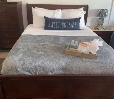 Isla Verde Apartment | Cozy Oceanview Studio w parking