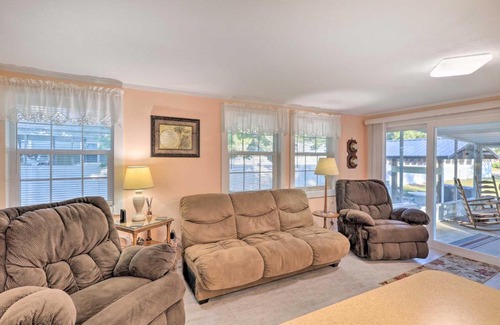Steinhatchee House | Cozy Off-Duty Retreat, 1 Block From River!