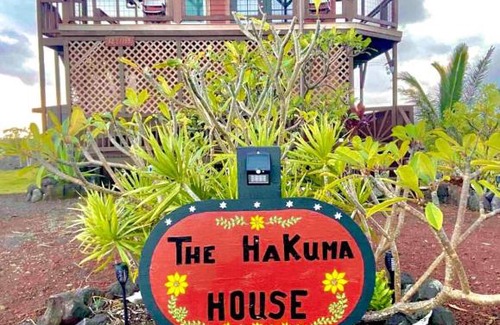 Kalapana House | COZY OFF GRID LAVA HOME - 2 Stories, Ocean View