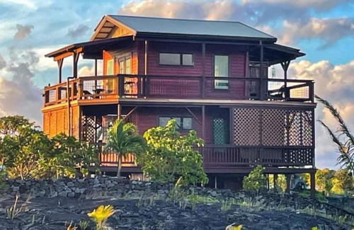 Kalapana House | COZY OFF GRID LAVA HOME - 2 Stories, Ocean View
