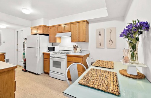 Old Town Condo | Cozy Old Town Escape | Bay Views + Garage + Patio | Steps to Ruston Way!