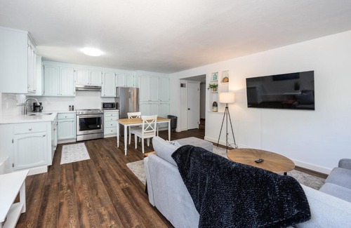 El Granada Apartment | Cozy One-Bedroom Coastal Retreat - Walk to Beach