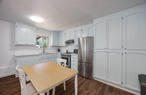 El Granada Apartment | Cozy One-Bedroom Coastal Retreat - Walk to Beach