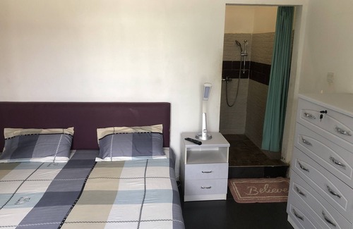 Teshie House | Cozy one bedroom near popular beaches in Accra
