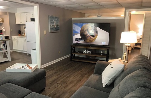 Durhamville Apartment | Cozy one-bedroom rental steps from the lake with full amenities