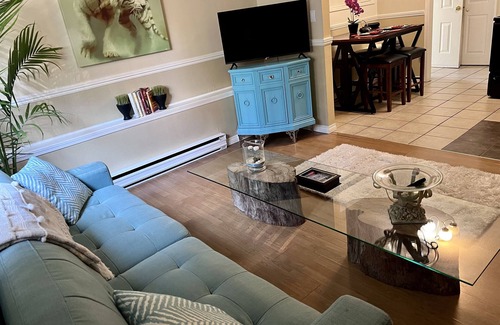Victoria House | Cozy one bedroom suite with hot tub and pool (summer) access