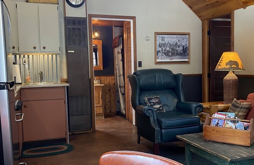 Lake Wissota Cabin | Cozy one bedroom Hideaway Resort cabin #6
