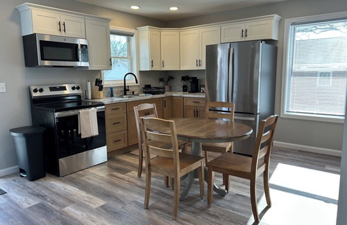 Elizabethtown Apartment | Cozy One-Bedroom Loft Above Garage in Elizabethtown with Sauna