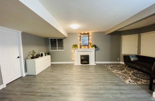 Sardis House | Cozy one bedroom with a large living area&backyard
