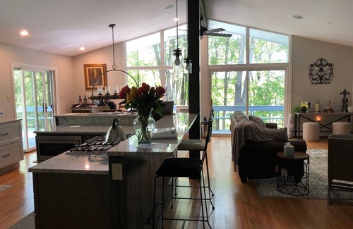 Middlebury - Warren House | Cozy One Story Home Surrounded by Mountain Views, Trees near Middlebury College