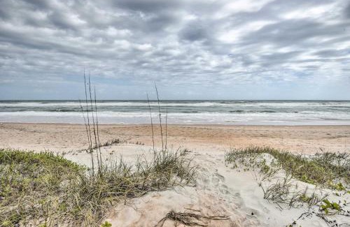 Neptune House | Cozy Ormond Beach Bungalow Steps to the Sand